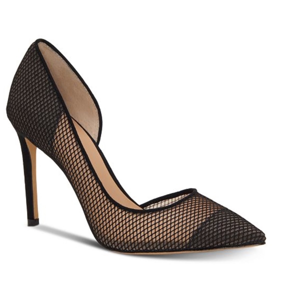 black fishnet pumps